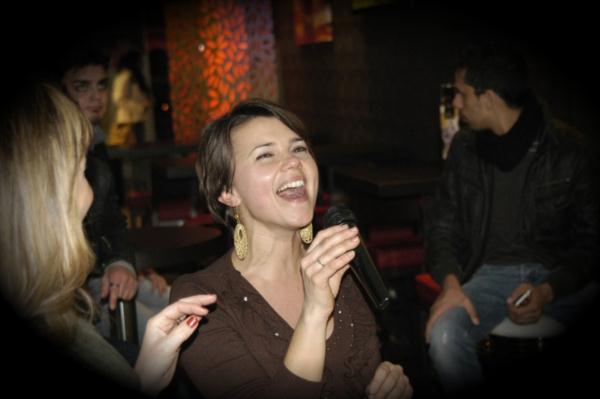 emanuela karaoke